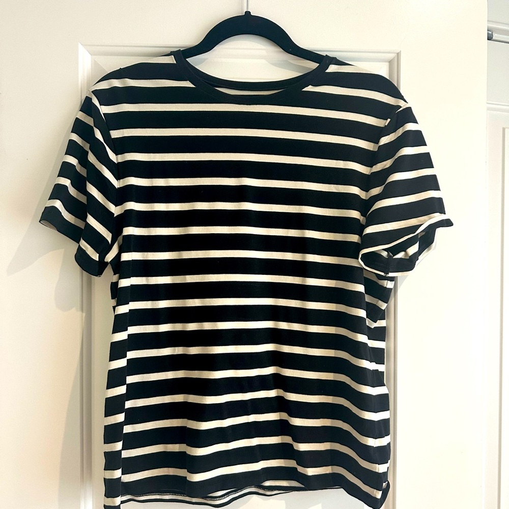 NWOT CloseKnit Jersey T-Shirt. Size XL.